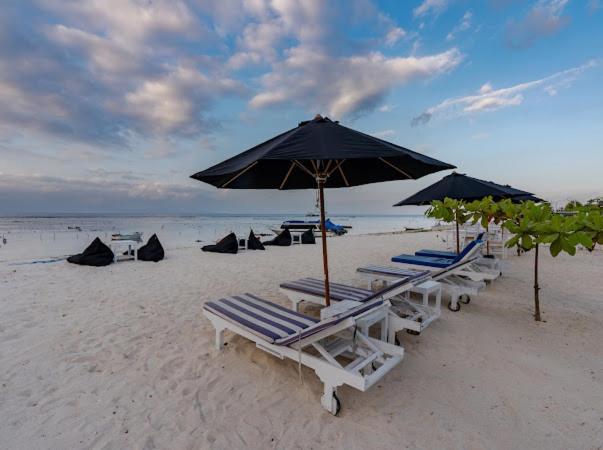 Nusa Indah Onai Hotel Nusa Lembongan Exterior foto